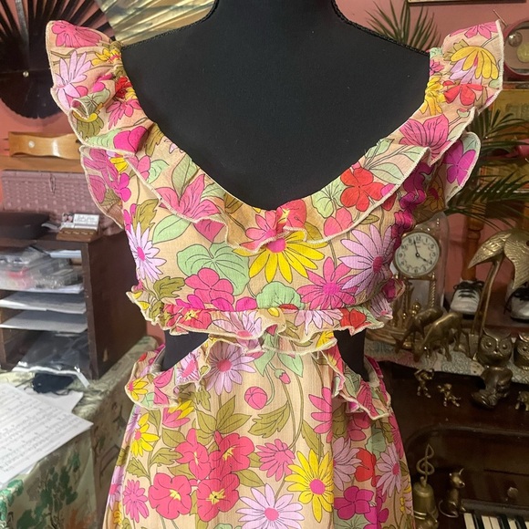 Show me your mumu lane midi dress in fun pink floral print Fun side cutouts M - Picture 4 of 10